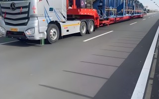 大型叉车运输用什么车？