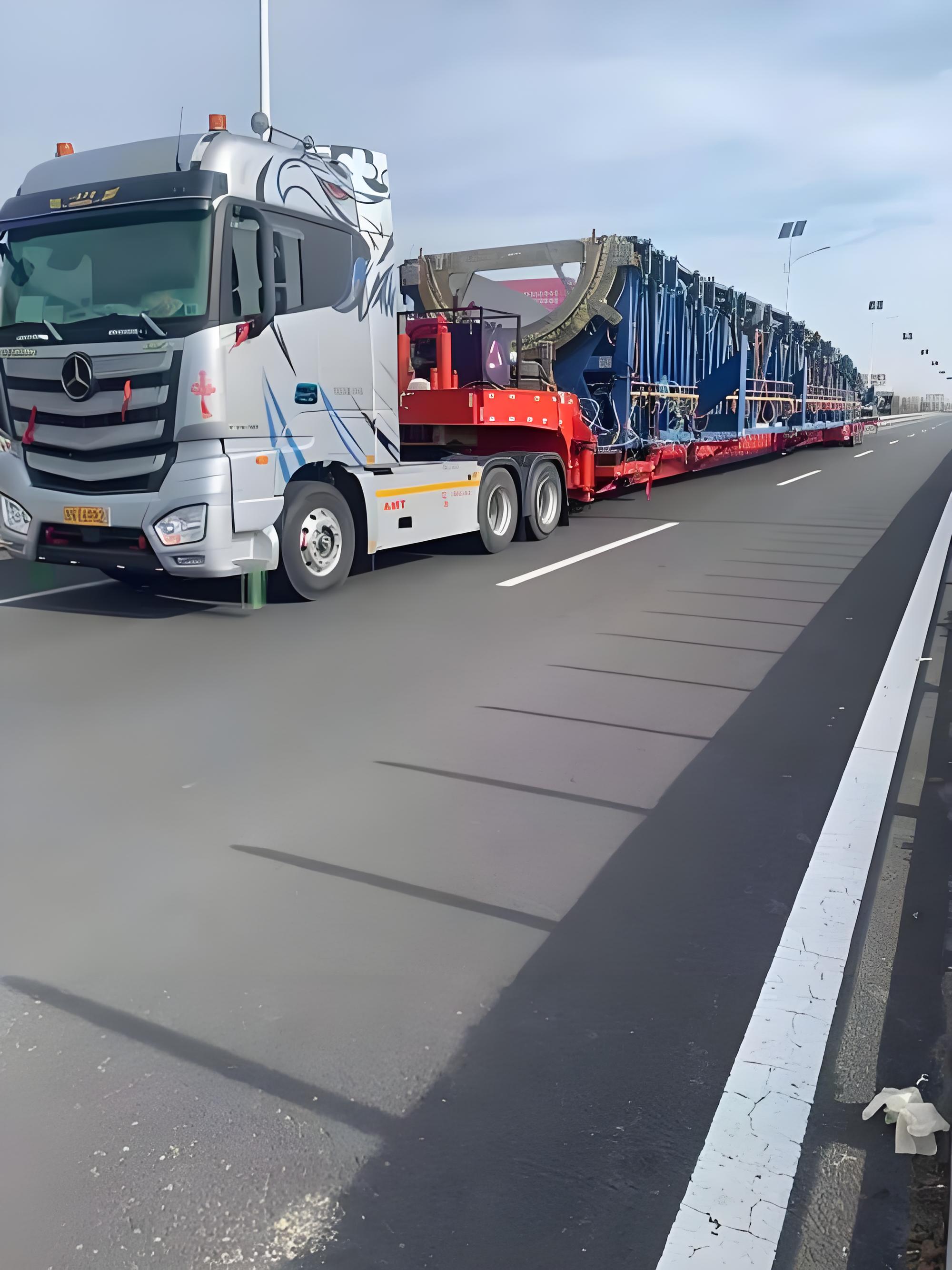 大型叉车运输用什么车?-第1张图片-大件物流高手 大型叉车运输用什么车?-第1张图片-大件物流高手
